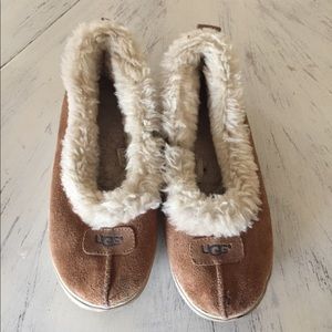 Size 6 Ugg slippers